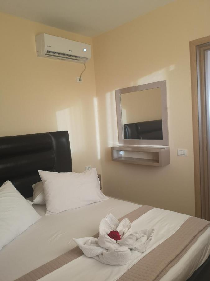 Milos Apartments Himare Exterior photo