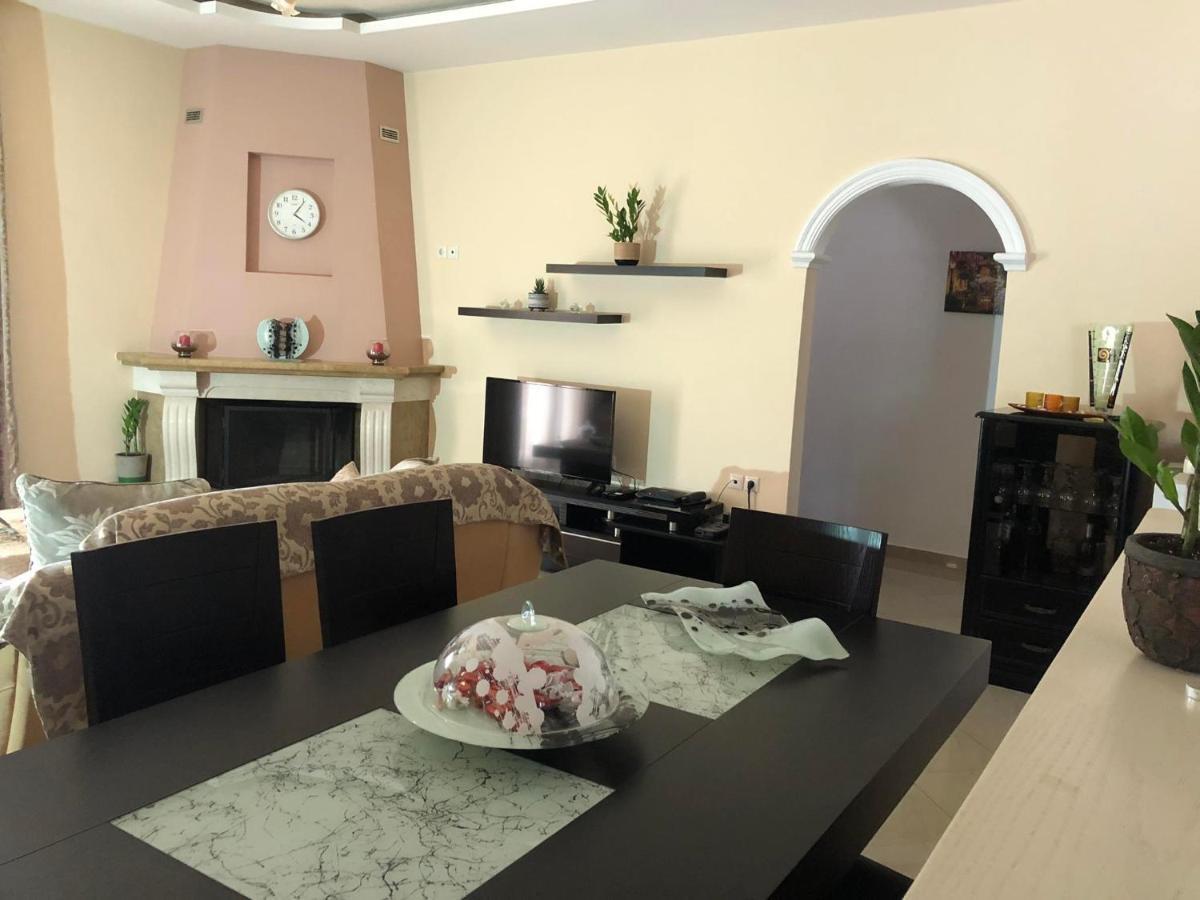 Milos Apartments Himare Exterior photo